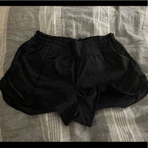 Lululemon Hotty hot high rise 2.5 short